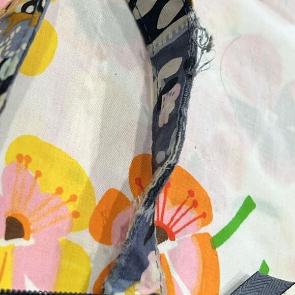 Vera Bradley Charmont Meadow Gray Small Zip Crossbody - Picture 4 of 13